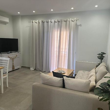 Mimozas Apartment Порто-Хелі Екстер'єр фото