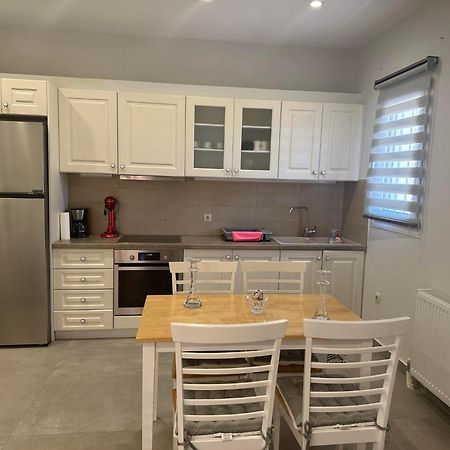 Mimozas Apartment Порто-Хелі Екстер'єр фото